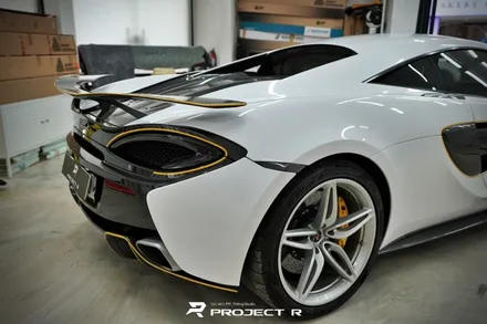 맥라렌 570s 에이버리 유광 화이트 전체 랩핑, 스텍 다이노 플렉스 윈드쉴드 시공 / 부천 프로젝트R / 부천 원미구 상동