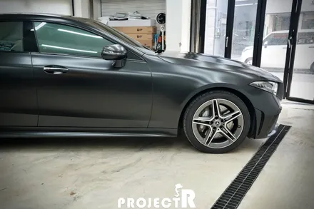 벤츠 CLS 300d 에이버리 사틴블랙 전체 랩핑 시공, 부천 자동차랩핑은 프로젝트알 / 부천 원미구 상동