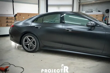 벤츠 CLS 300d 에이버리 사틴블랙 전체 랩핑 시공, 부천 자동차랩핑은 프로젝트알 / 부천 원미구 상동