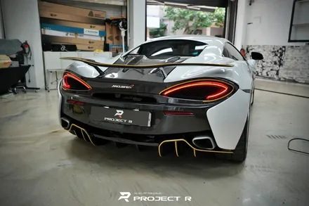 맥라렌 570s 에이버리 유광 화이트 전체 랩핑, 스텍 다이노 플렉스 윈드쉴드 시공 / 부천 프로젝트R / 부천 원미구 상동