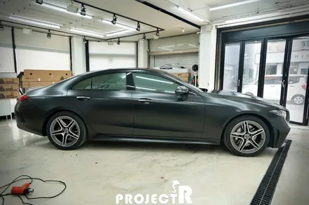 벤츠 CLS 300d 에이버리 사틴블랙 전체 랩핑 시공, 부천 자동차랩핑은 프로젝트알 / 부천 원미구 상동