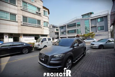 아우디 Q7 에이버리 사틴 그레이 전체 랩핑 + 블랙브러쉬 실내 랩핑 by 프로젝트R / 부천 원미구 상동