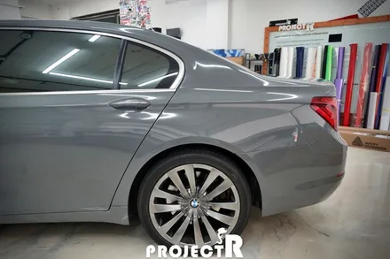 BMW 7시리즈 전체랩핑, 750LI 에이버리 유광 락그레이 자동차 래핑 by 부천 프로젝트알 / 부천 원미구 상동