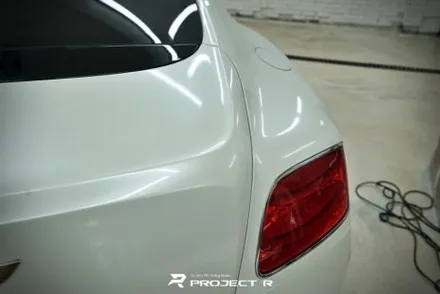 벤틀리 컨티넨탈GT 에이버리 유광 화이트펄 전체 랩핑 시공, 부천 자동차랩핑 전문 프로젝트R / 부천 원미구 상동
