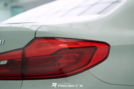 BMW 5시리즈 530i 전체 랩핑 재시공, 비닐프로그 고광택 게인스보로 그레이, 부천 프로젝트알 / 부천 원미구 상동