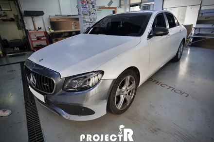 벤츠 E클래스 E300 전체랩핑, 에이버리 사틴 화이트 자동차 래핑 재시공기 by 프로젝트알 / 부천 원미구 상동