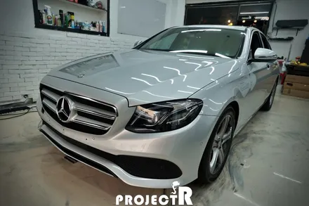 벤츠 E클래스 E220d 에이버리 사틴블랙 전체랩핑 및 블락포디 샴페인골드 열차단 썬팅(윈도틴팅) 시공기 by 프로젝트알 / 부천 원미구 상동