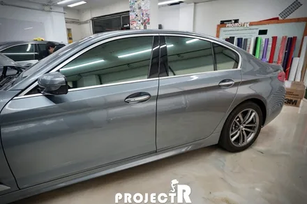 BMW 5시리즈 520d 에이버리 사틴블랙 전체랩핑, 인천 부천 랩핑 잘하는곳 프로젝트알 / 부천 원미구 상동