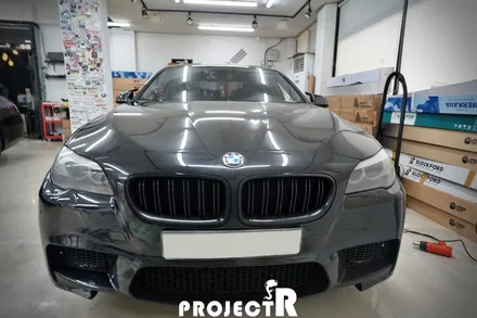 BMW 5시리즈 전체 랩핑, 에이버리 락그레이 자동차 래핑 by 부천 랩핑 전문 프로젝트R / 부천 원미구 상동
