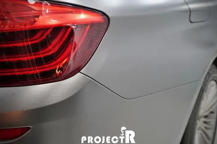 BMW 5시리즈 528i 에이버리 사틴그레이 전체 랩핑, 부천 자동차 래핑 전문 프로젝트R / 부천 원미구 상동