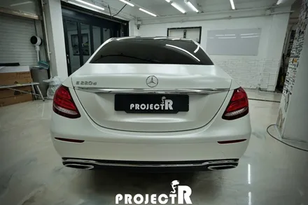 벤츠 E클래스 전체 랩핑, E220d 에이버리 사틴 화이트 펄 자동차 래핑 시공기 by 인천 부평 프로젝트알 / 부천 원미구 상동