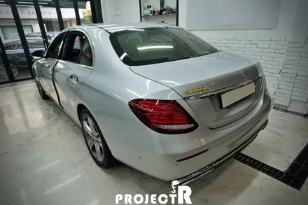 벤츠 E클래스 E220d 에이버리 사틴블랙 전체랩핑 및 블락포디 샴페인골드 열차단 썬팅(윈도틴팅) 시공기 by 프로젝트알 / 부천 원미구 상동