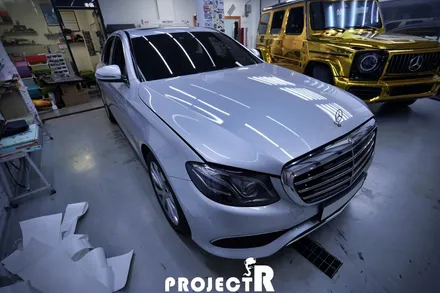 벤츠 E클래스 E220d 전체랩핑, 에이버리 사틴블랙 자동차 래핑 시공기 by 인천 프로젝트알 / 부천 원미구 상동