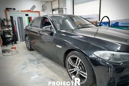BMW 5시리즈 전체 랩핑, 에이버리 락그레이 자동차 래핑 by 부천 랩핑 전문 프로젝트R / 부천 원미구 상동