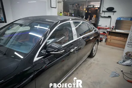 벤츠 S580 S클래스 마이바흐 투톤 랩핑, 하단 에이버리 유광 화이트펄 시공 / 부천랩핑 프로젝트알 / 부천 원미구 상동