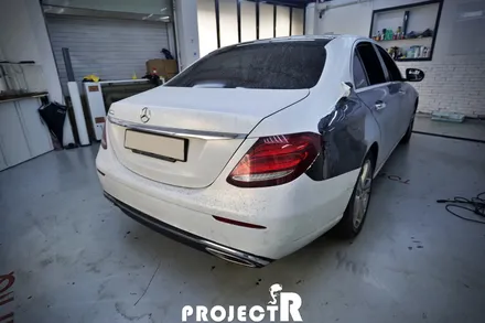 벤츠 E클래스 E300 전체랩핑, 에이버리 사틴 화이트 자동차 래핑 재시공기 by 프로젝트알 / 부천 원미구 상동