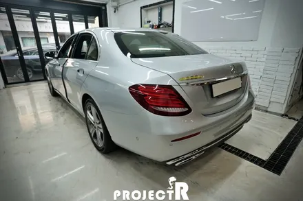 벤츠 E클래스 E220d 에이버리 사틴블랙 전체랩핑 및 블락포디 샴페인골드 열차단 썬팅(윈도틴팅) 시공기 by 프로젝트알 / 부천 원미구 상동