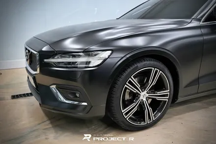볼보 S60 사고 수리 앞범퍼 휀더 랩핑 재시공, 에이버리 사틴블랙 부분 랩핑, 부천 프로젝트알 / 부천 원미구 상동