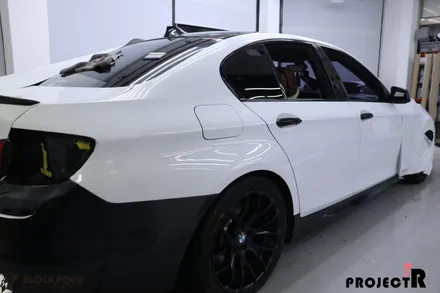 부천랩핑 BMW 520d 전체랩핑 에이버리 유광화이트 래핑시공기 / 부천 원미구 상동