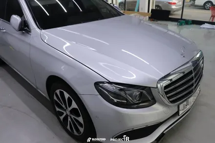 부천랩핑점 벤츠 E클래스 에이버리 다이아몬드화이트 전체랩핑 / 부천 원미구 상동