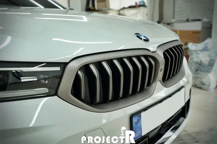 BMW 5시리즈 5GT 그릴 포인트 랩핑 크롬 죽이기 및 본넷 헤드라이트 PPF 보호필름 시공기 by 프로젝트알 / 부천 원미구 상동