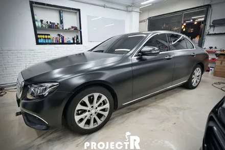 벤츠 E클래스 E220d 전체랩핑, 에이버리 사틴블랙 자동차 래핑 시공기 by 인천 프로젝트알 / 부천 원미구 상동