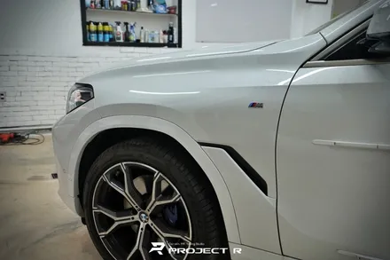 BMW X6 사틴 펄 프로즌 바닐라 전체 랩핑 및 크롬죽이기 시공, 부천랩핑 프로젝트알 / 부천 원미구 상동