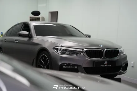 BMW 5시리즈 부분 랩핑, 앞범퍼 사고 3M 사틴 다크그레이 재시공, 부천랩핑 프로젝트알 / 부천 원미구 상동