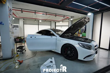 벤츠 S63 AMG 문콕으로 인한 부분 랩핑 재시공, 3M1080 화이트골드 스파클 by 부천 자동차 래핑 전문 프로젝트R / 부천 원미구 상동