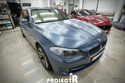 BMW 5시리즈 전체 랩핑, 520d 에이버리 사틴 그레이 블루 메탈릭 자동차 래핑 by 인천 프로젝트알 / 부천 원미구 상동