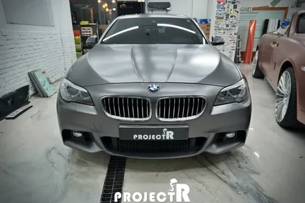 BMW 5시리즈 528i 에이버리 사틴그레이 전체 랩핑, 부천 자동차 래핑 전문 프로젝트R / 부천 원미구 상동