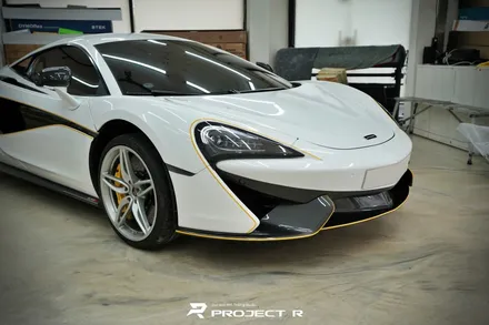 맥라렌 570s 에이버리 유광 화이트 전체 랩핑, 스텍 다이노 플렉스 윈드쉴드 시공 / 부천 프로젝트R / 부천 원미구 상동