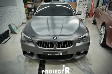 BMW 5시리즈 528i 에이버리 사틴그레이 전체 랩핑, 부천 자동차 래핑 전문 프로젝트R / 부천 원미구 상동