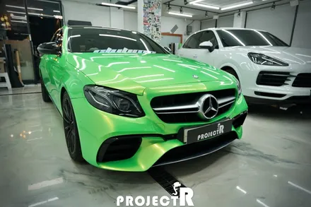 벤츠 E클래스 E220d 전체 랩핑, 비닐프로그 네온그린 자동차 래핑 by 인천랩핑 프로젝트R / 부천 원미구 상동
