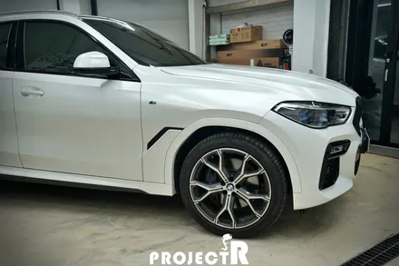 BMW X6 전체 랩핑, 에이버리 사틴 화이트펄 시공, 부천 자동차랩핑 프로젝트알 / 부천 원미구 상동