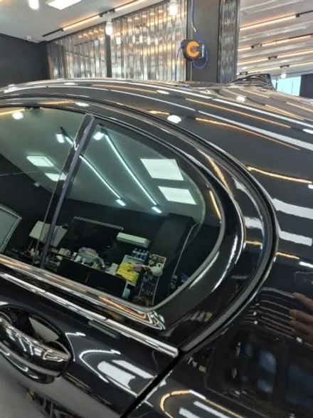 BMW 7시리즈 전체 크롬몰딩 랩핑 (크롬죽이기) 시공 사례 = 탑게라지 / 순천, 여수, 광양