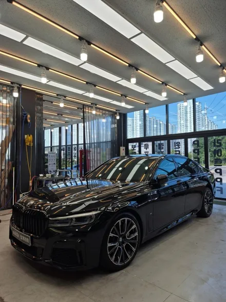 BMW 7시리즈 전체 크롬몰딩 랩핑 (크롬죽이기) 시공 사례 = 탑게라지 / 순천, 여수, 광양
