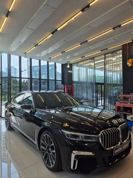 BMW 7시리즈 전체 크롬몰딩 랩핑 (크롬죽이기) 시공 사례 = 탑게라지 / 순천, 여수, 광양