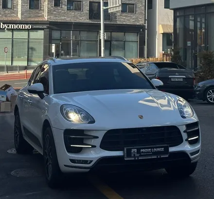 수원, 동탄광택 \' 포르쉐 마칸 \' 천장에서 떨어진 석회물피해 광택복원! / 성남, 판교, 분당, 용인