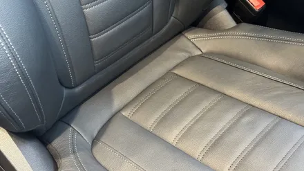 [ 성남동 세차 ] \' BMW 330E \' 디테일링 작업과 스톤칩 발생으로 순정 BMW 페인트 붓펜으로 커버업 / 성남, 판교, 분당, 용인