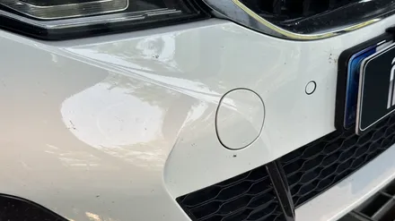 [ 성남동 세차 ] \' BMW 330E \' 디테일링 작업과 스톤칩 발생으로 순정 BMW 페인트 붓펜으로 커버업 / 성남, 판교, 분당, 용인