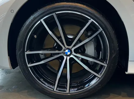 [ 성남동 세차 ] \' BMW 330E \' 디테일링 작업과 스톤칩 발생으로 순정 BMW 페인트 붓펜으로 커버업 / 성남, 판교, 분당, 용인