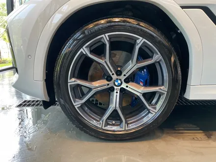 보정동손세차 \'BMW X6\' 휠 분진, 오염물 디테일링 작업으로 깔끔하게 제거 / 성남, 판교, 분당, 용인