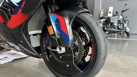 강남,송파 바이크디테일링세차 \' BMW M1000RR \' 체인케어까지 한번에! / 성남, 판교, 분당, 용인