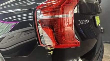 분당흠집제거 \' 볼보 XC90 \' 후면주차 중 벽에 긁힌 스크래치제거! / 성남, 판교, 분당, 용인