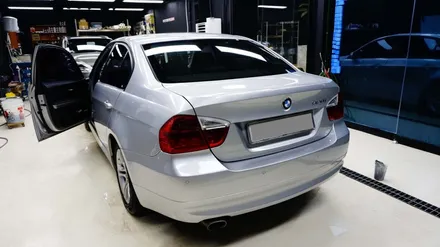 BMW320i 뒤에서 박힌 뒷범퍼 마곡지구 수입차도색 전문점에서 해결 / 강남구 역삼동