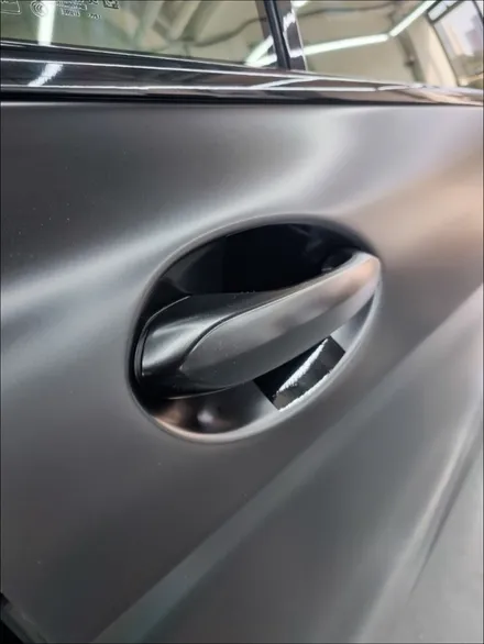 사틴블랙 무광블랙 랩핑과 라이트필름 스모그시공으로 블랙포스 BMW X7 수원 [ 피티엘랩스 ] / 수원 호매실동