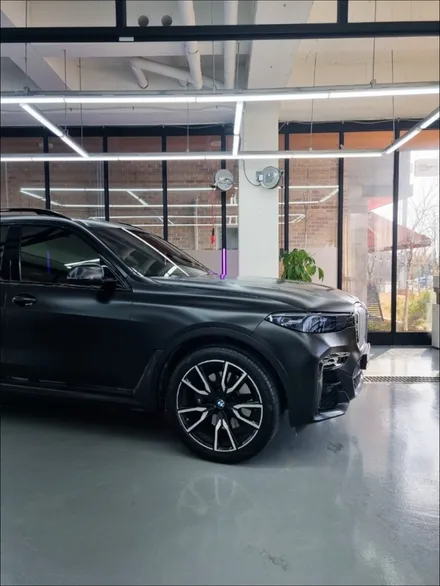 사틴블랙 무광블랙 랩핑과 라이트필름 스모그시공으로 블랙포스 BMW X7 수원 [ 피티엘랩스 ] / 수원 호매실동