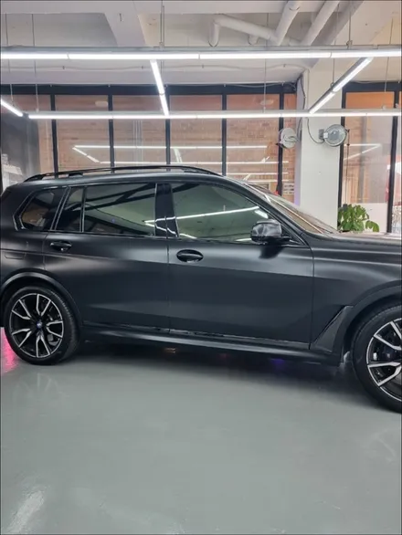 사틴블랙 무광블랙 랩핑과 라이트필름 스모그시공으로 블랙포스 BMW X7 수원 [ 피티엘랩스 ] / 수원 호매실동