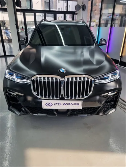 사틴블랙 무광블랙 랩핑과 라이트필름 스모그시공으로 블랙포스 BMW X7 수원 [ 피티엘랩스 ] / 수원 호매실동